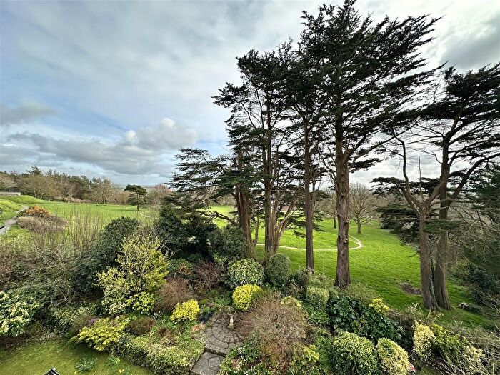 2 Bedroom Flat For Sale In Windmill Hill, Launceston, Cornwall, PL15