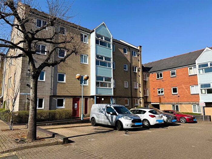 2 Bedroom Flat For Sale In Ferrara Square, Marina, Swansea, SA1