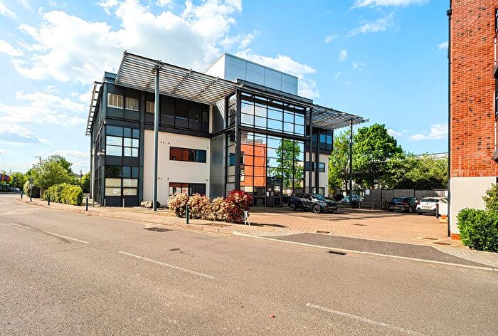 1 Bedroom Flat For Sale In Vanwall Road, Maidenhead, SL6