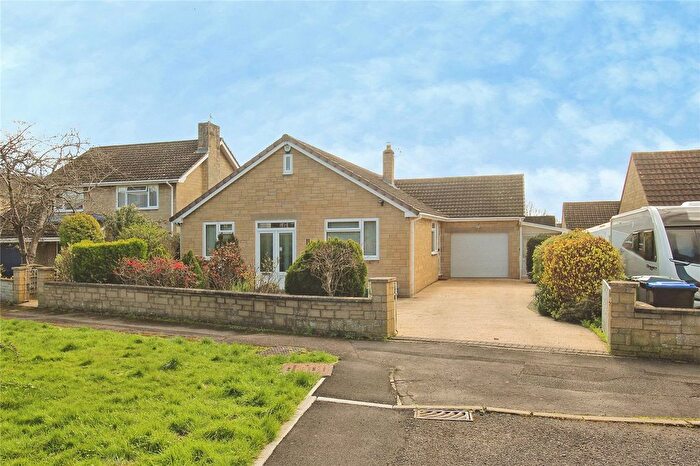 3 Bedroom Bungalow For Sale In Holyrood Close, Trowbridge, BA14