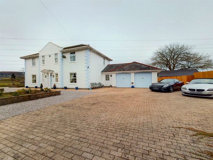 4 Bedroom Detached House For Sale In The Cutting, Llanfoist, Abergavenny, Monmouthshire, NP7
