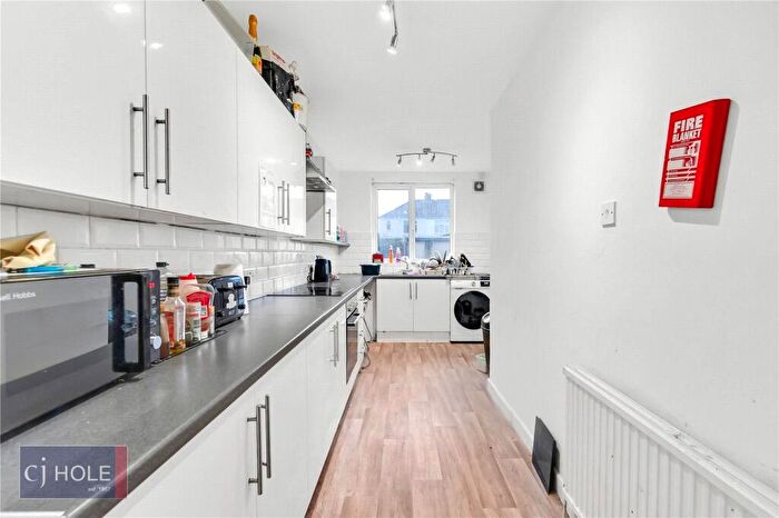 3 Bedroom Terraced House To Rent In Sandling Avenue, Bristol, BS7