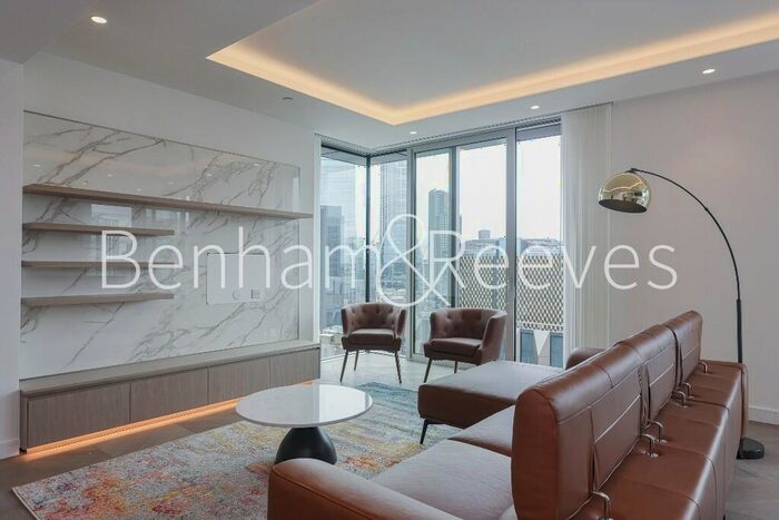 3 Bedroom Flat To Rent In The Haydon, London, EC3N