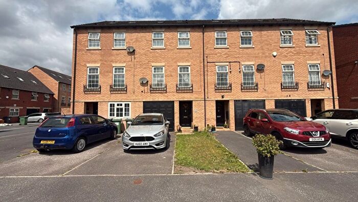 5 Bedroom Terraced House For Sale In Broomer Street, Dewsbury, WF13