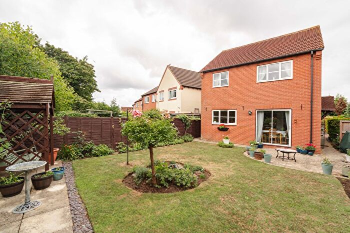 4 Bedroom Detached House For Sale In Lapwing Close, Bradley Stoke, Bristol, BS32