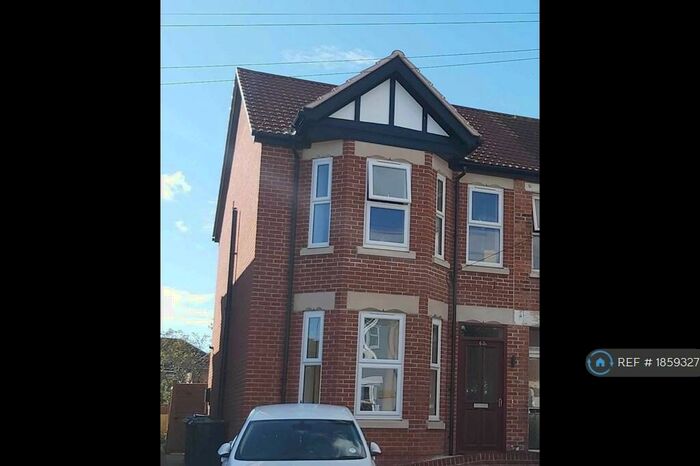 2 Bedroom Flat To Rent In Sterte Road, Poole, BH15