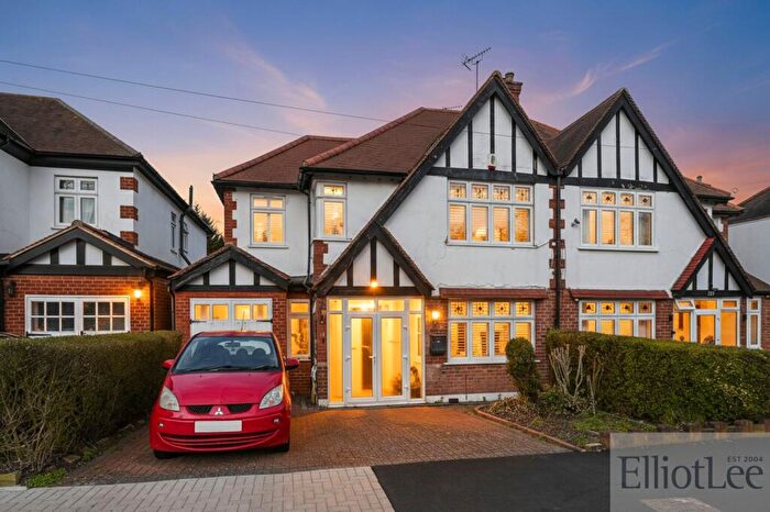 5 Bedroom Semi Detached House For Sale In Carlton Avenue West, Wembley, HA0