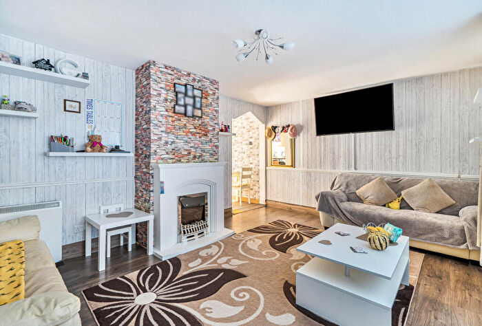 2 Bedroom End Of Terrace House For Sale In Windsor Drive, Yate, Bristol, Gloucestershire, BS37