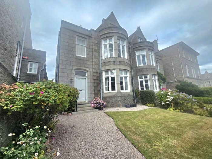 5 Bedroom Semi-Detached House To Rent In Beaconsfield Place, West End, Aberdeen, AB15