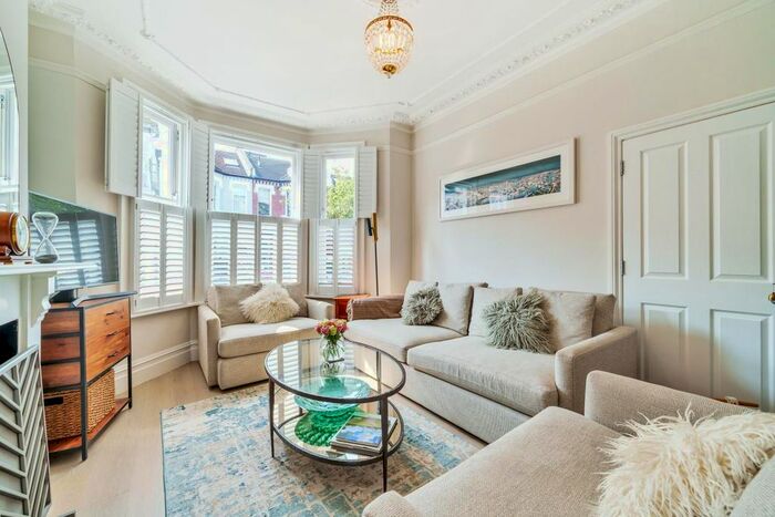 5 Bedroom Property To Rent In Kelmscott Road, London, SW11