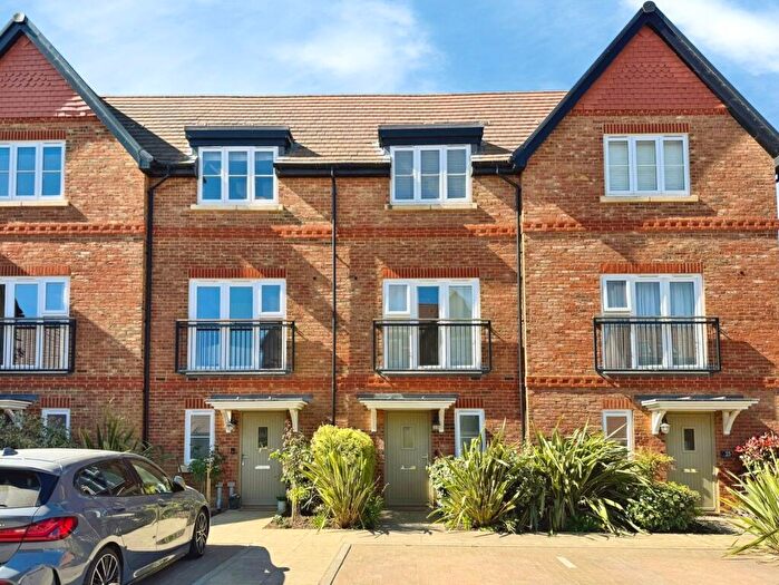 3 Bedroom Town House To Rent In Aspen Road, High Wycombe, HP10