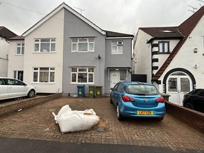 3 Bedroom Semi Detached House To Rent In Rayners Lane, Harrow, Middlesex, HA2