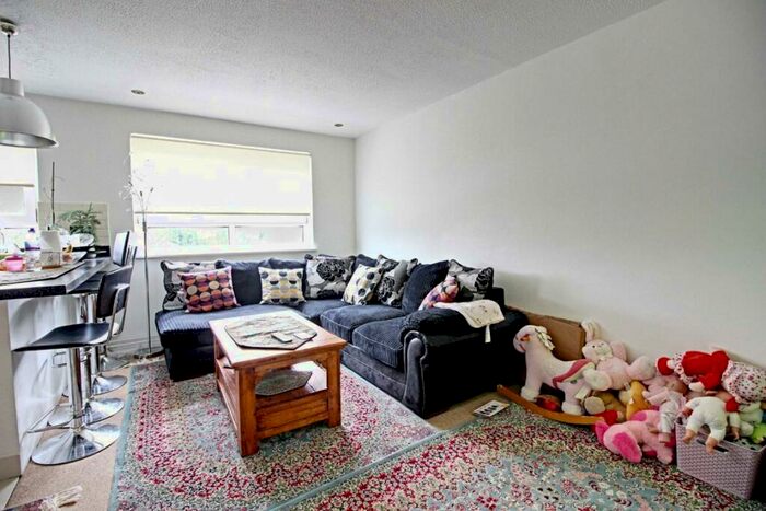 1 Bedroom Flat To Rent In Holden Road, North Finchley, N12