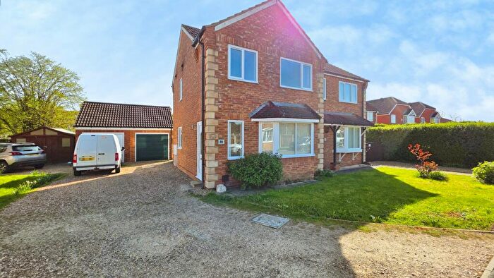 3 Bedroom Semi Detached House For Sale In Shrubwood Close, Heckington, NG34
