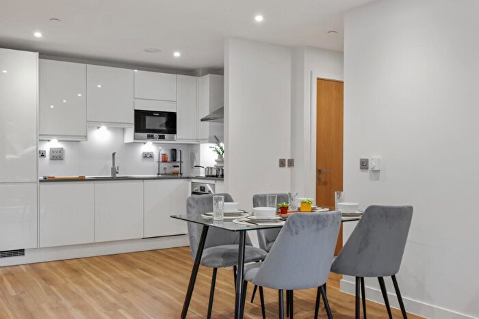 1 Bedroom Flat To Rent In Castle Park View, Castle Street, Bristol, BS2