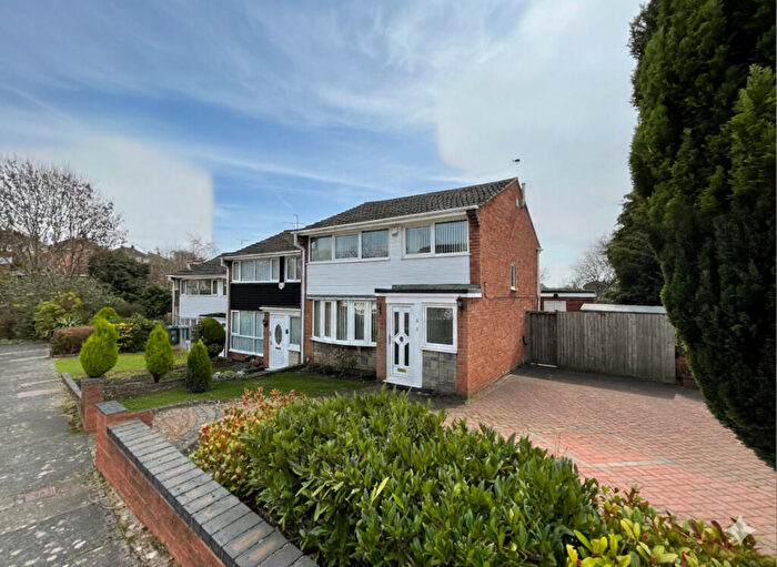 3 Bedroom Semi Detached House For Sale In Garston Way, Great Barr, B43