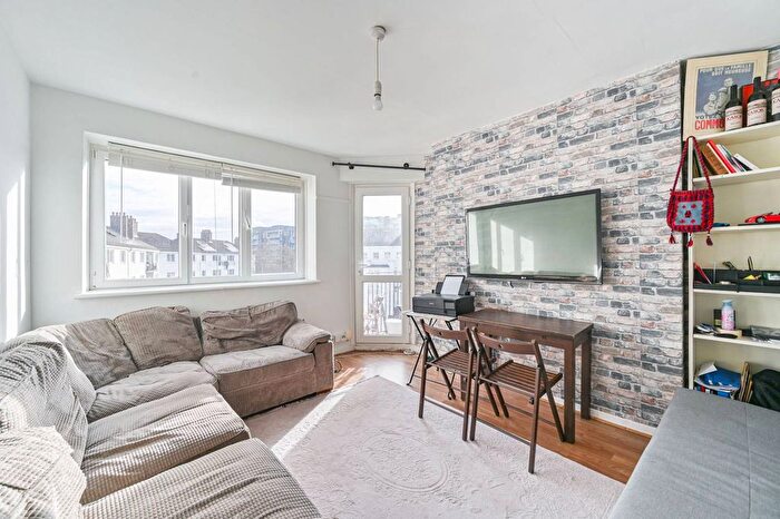 1 Bedroom Flat For Sale In Blackwall Lane, Greenwich, London, SE10