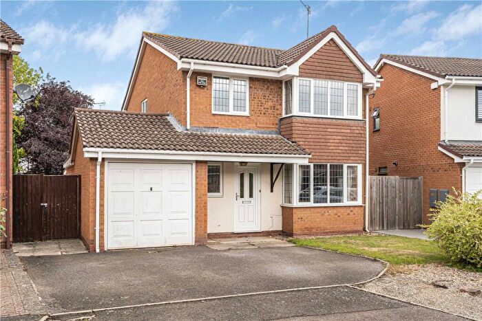 4 Bedroom Detached House For Sale In Butler Close, Kenilworth, Warwickshire, CV8