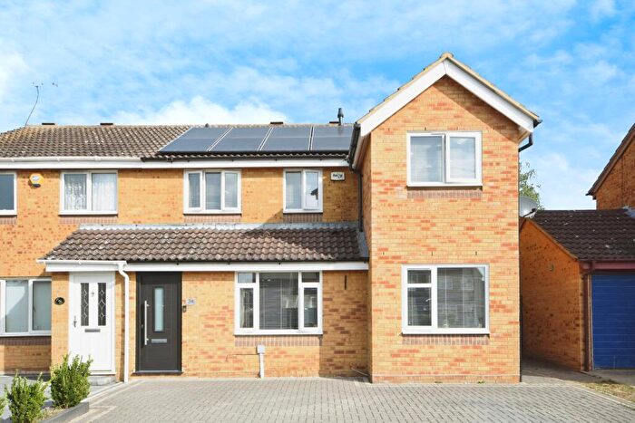 4 Bedroom Semi-Detached House For Sale In Bouchers Mead, Chelmsford, CM1