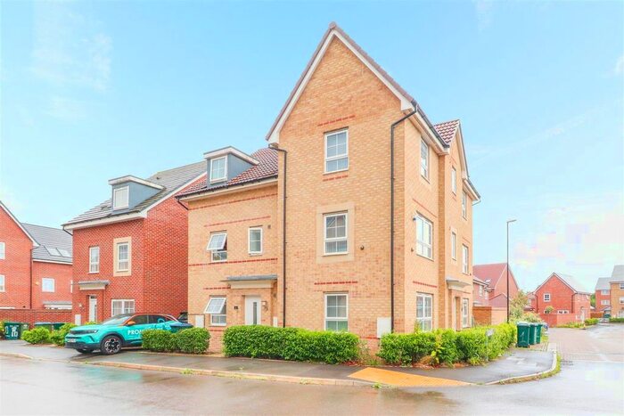 5 Bedroom Semi-Detached House To Rent In Brambling Avenue, Coventry, CV4