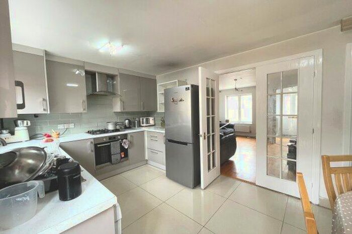 3 Bedroom Semi-Detached House To Rent In Sherman Gardens, Romford, RM6