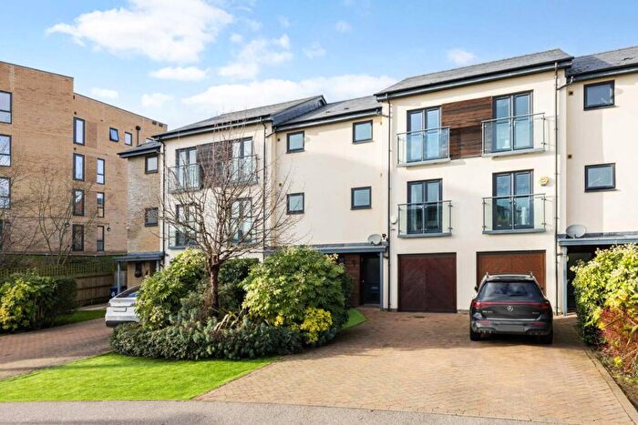 4 Bedroom Terraced House To Rent In Thirleby Road, Mill Hill, NW7