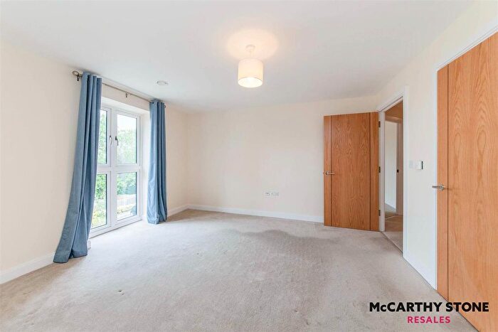 2 Bedroom Flat For Sale In Northwick Park Road, Harrow-On-The-Hill, Harrow, HA1
