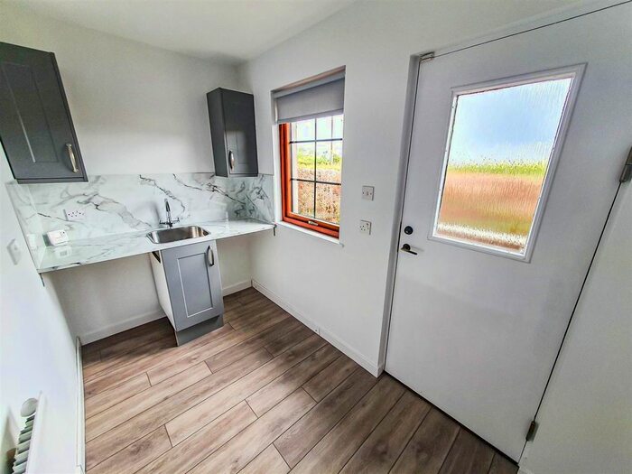 2 Bedroom Detached Bungalow To Rent In Gateside, Cupar, KY14
