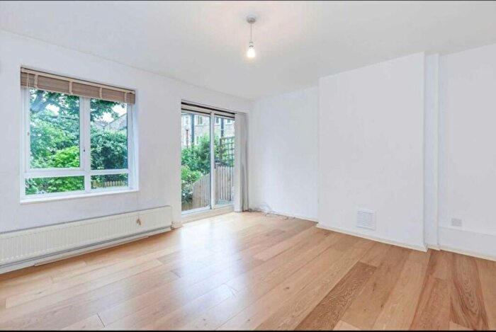 2 Bedroom Apartment To Rent In Canonbury Road, Canonbury, N1