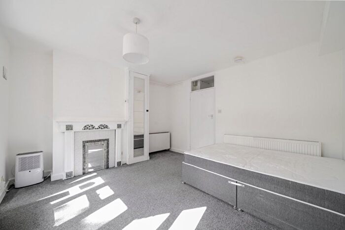 Studio To Rent In Effra Road, Wimbledon, London, SW19