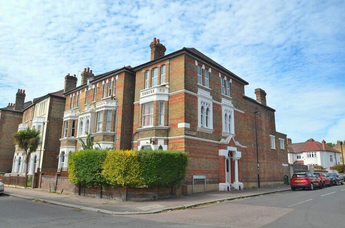2 Bedroom Flat To Rent In Newlands Park, Sydenham, SE26
