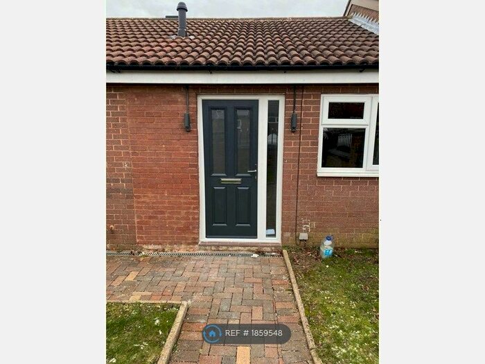 2 Bedroom Bungalow To Rent In Shinwell Grove, Stoke-On-Trent, ST3