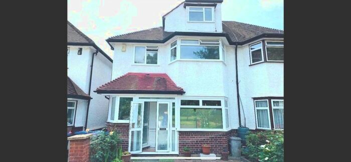 5 Bedroom Semi-Detached House To Rent In Vivian Gardens, Brent, HA9