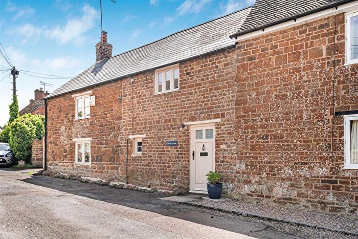 2 Bedroom House For Sale In Chapel Lane, Adderbury, Banbury, OX17