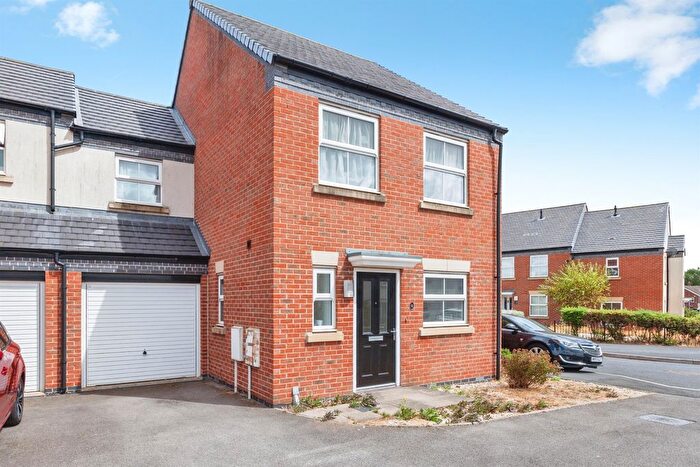 3 Bedroom Semi Detached House For Sale In Tulip Tree Road, Nuneaton, CV10