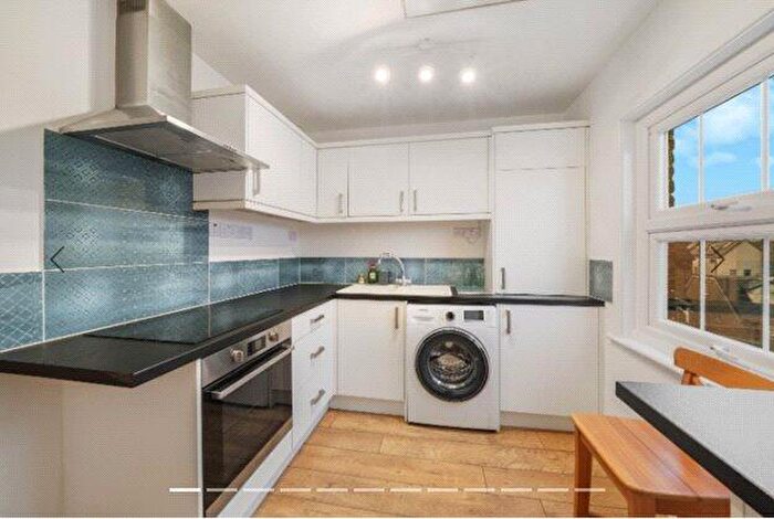 1 Bedroom Apartment For Sale In Leigham Court, Clyde Road, Wallington, SM6