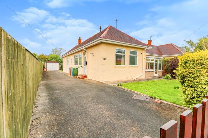 3 Bedroom Semi-Detached Bungalow To Rent In Chestnut Avenue, Withernsea, HU19