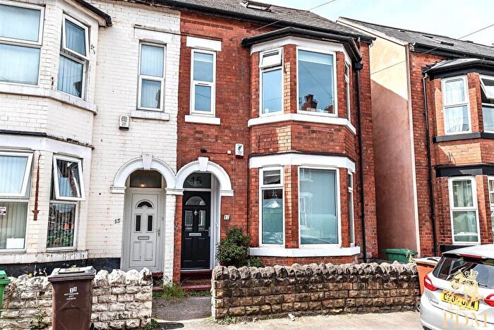 6 Bedroom Semi Detached House For Sale In Kimbolton Avenue, Nottingham, NG7