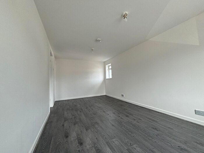 2 Bedroom Maisonette To Rent In Old Park Road, Dudley, DY1