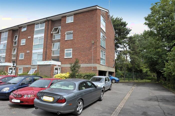 2 Bedroom Flat To Rent In Sycamore Close, Northolt, UB5