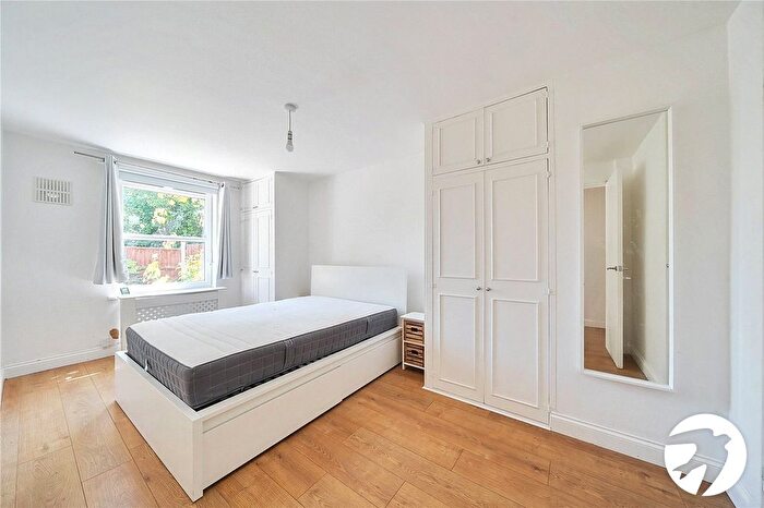 2 Bedroom Flat To Rent In Bayes Close, London, SE26