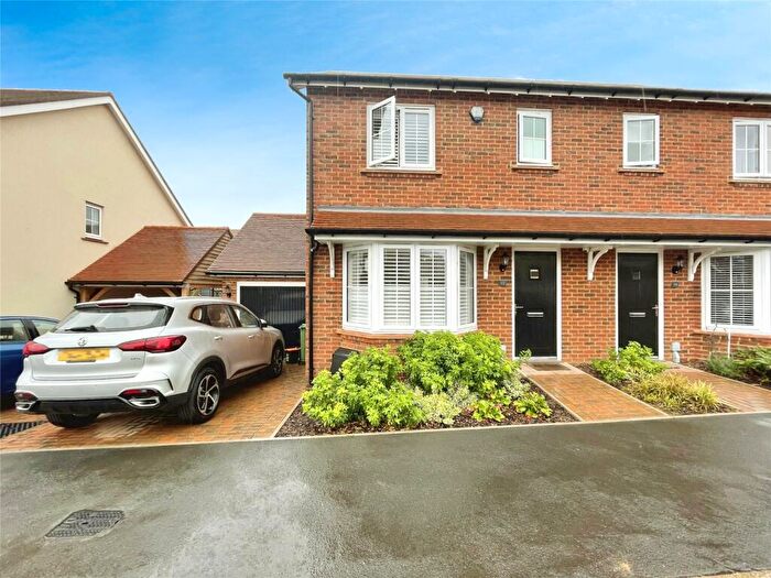 3 Bedroom Semi-Detached House To Rent In Pearwood Road, Allington, Maidstone, Kent, ME16