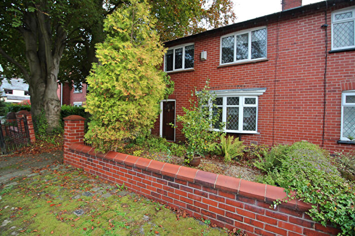 4 Bedroom Semi Detached House For Sale In Squires Lane, Manchester, M29
