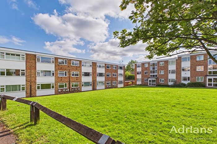 2 Bedroom Flat For Sale In Haig Court, Chelmsford, CM2