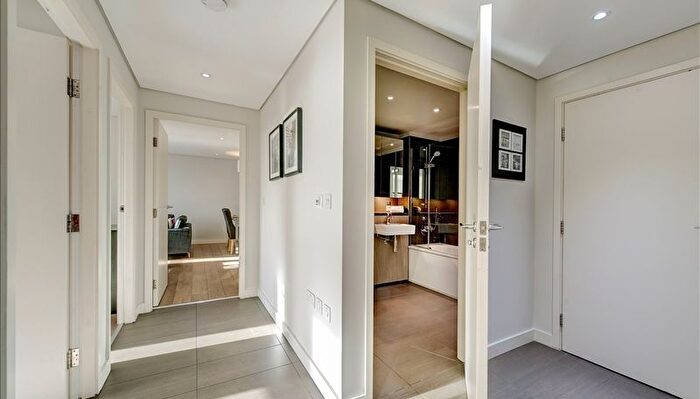 3 Bedroom Flat To Rent In Merchant Square East, London, W2