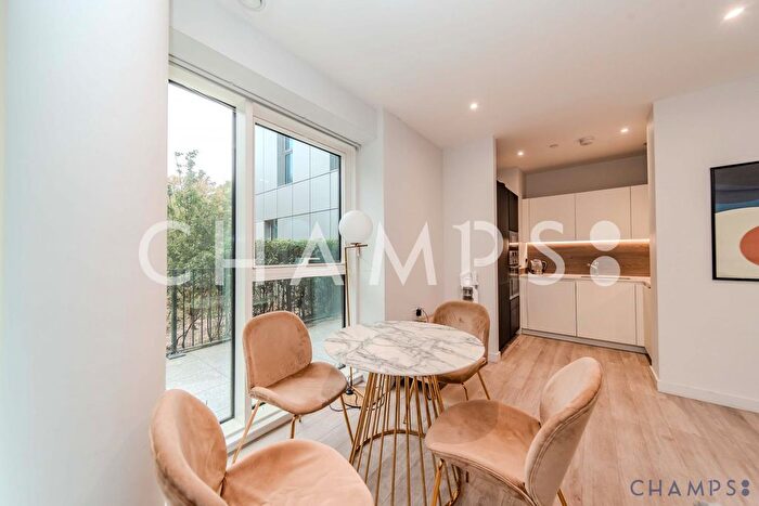 2 Bedroom Flat To Rent In Skylark Point, N4