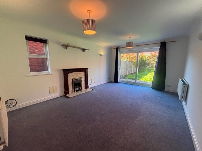 4 Bedroom Detached House To Rent In Rhigos, Emmer Green, RG4