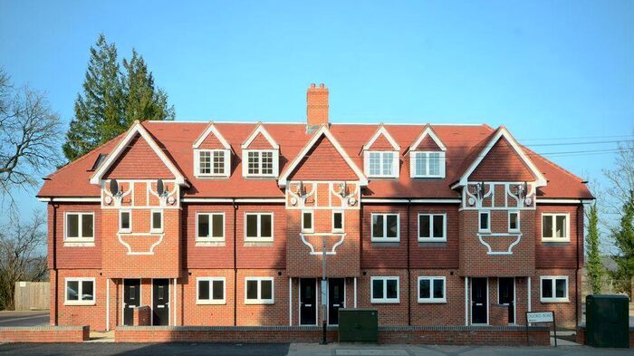 4 Bedroom Terraced House To Rent In Oxford Road, RG31
