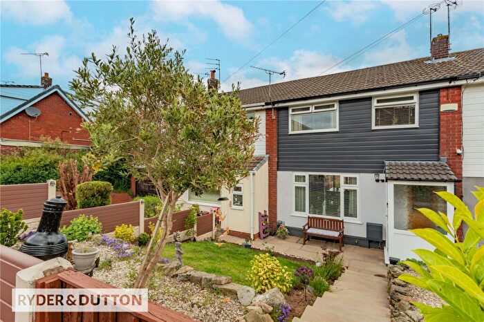 3 Bedroom Town House For Sale In Alandale Drive, Royton, Oldham, Greater Manchester, OL2