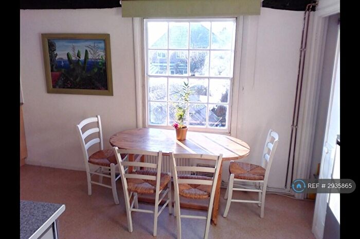 2 Bedroom Flat To Rent In East Hill, Colchester, CO1